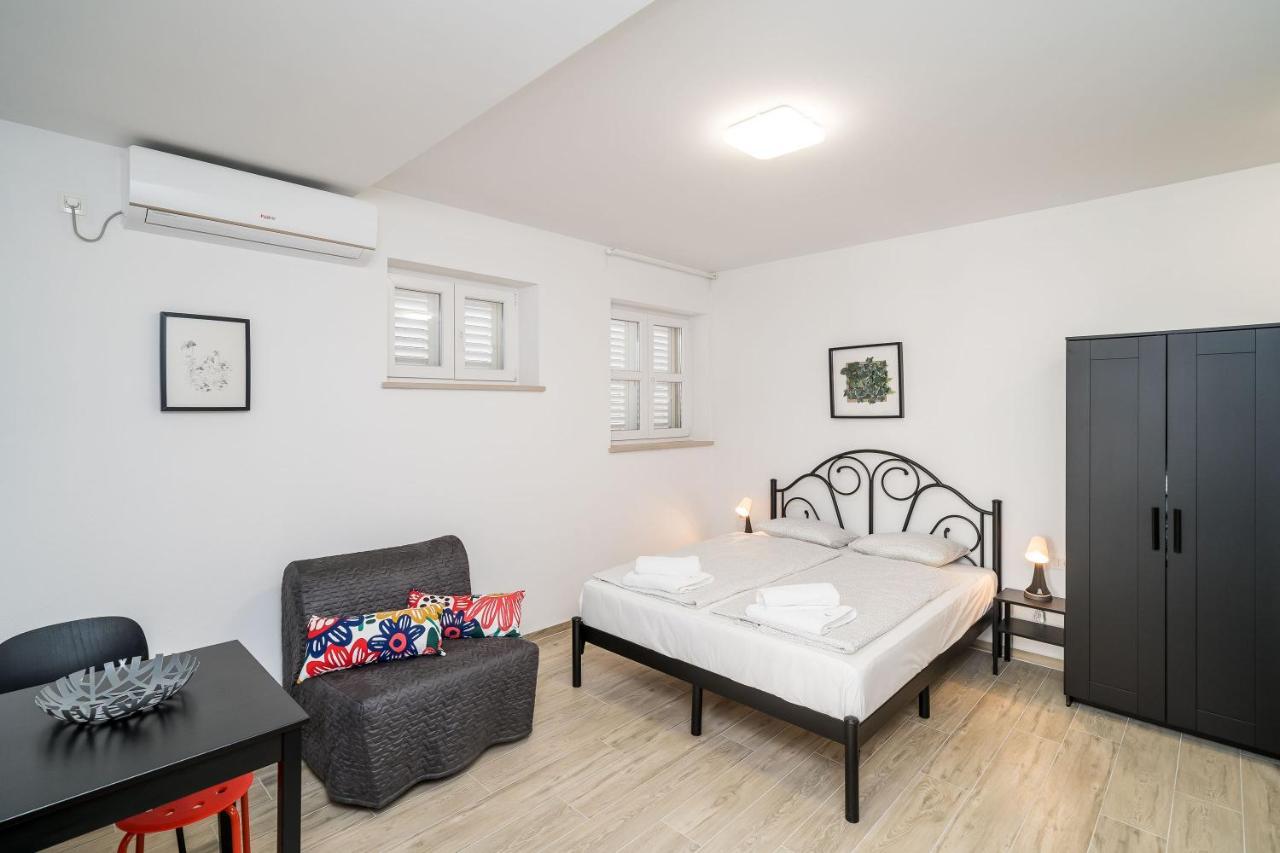 קאבטאט Residence & Pool Villa Schwarz Suites מראה חיצוני תמונה