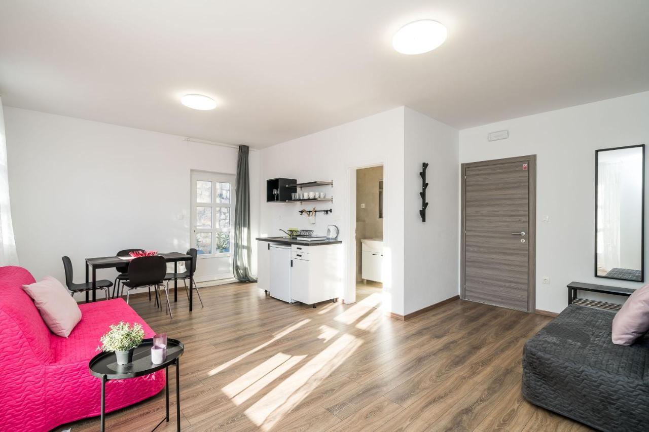 קאבטאט Residence & Pool Villa Schwarz Suites מראה חיצוני תמונה
